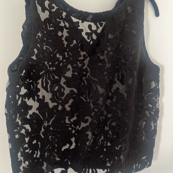 Banana Republic Embroidered top size S - Picture 2 of 4